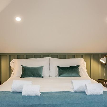 Feel Porto Wine Essence Apartments บีลาโนวาเดกายา ภายนอก รูปภาพ