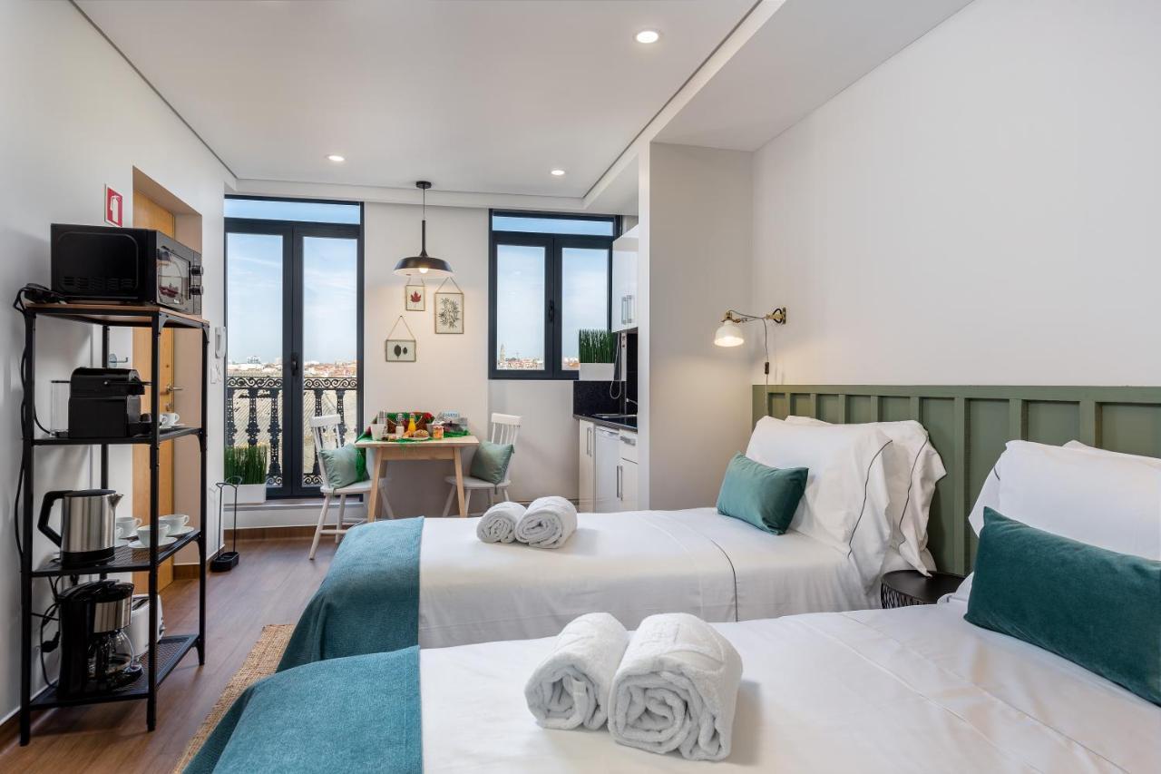 Feel Porto Wine Essence Apartments บีลาโนวาเดกายา ภายนอก รูปภาพ