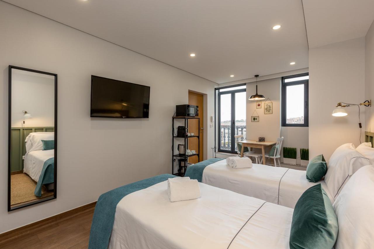 Feel Porto Wine Essence Apartments บีลาโนวาเดกายา ภายนอก รูปภาพ