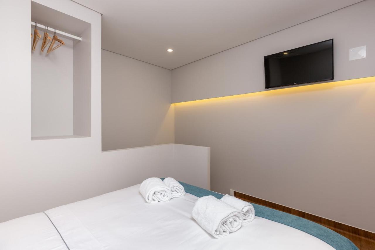 Feel Porto Wine Essence Apartments บีลาโนวาเดกายา ภายนอก รูปภาพ