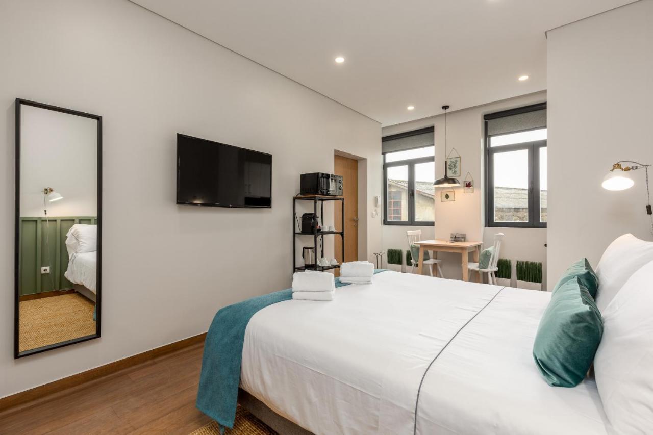 Feel Porto Wine Essence Apartments บีลาโนวาเดกายา ภายนอก รูปภาพ