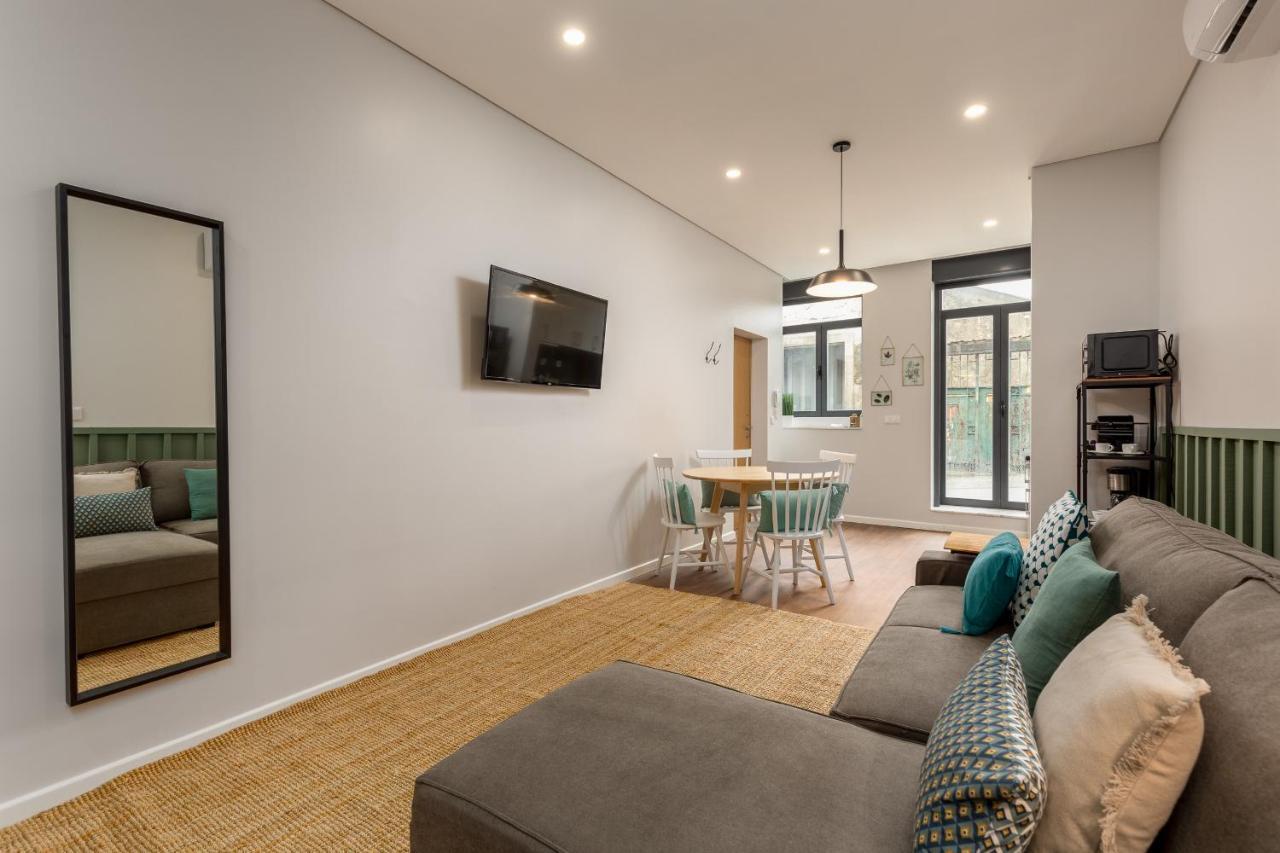 Feel Porto Wine Essence Apartments บีลาโนวาเดกายา ภายนอก รูปภาพ