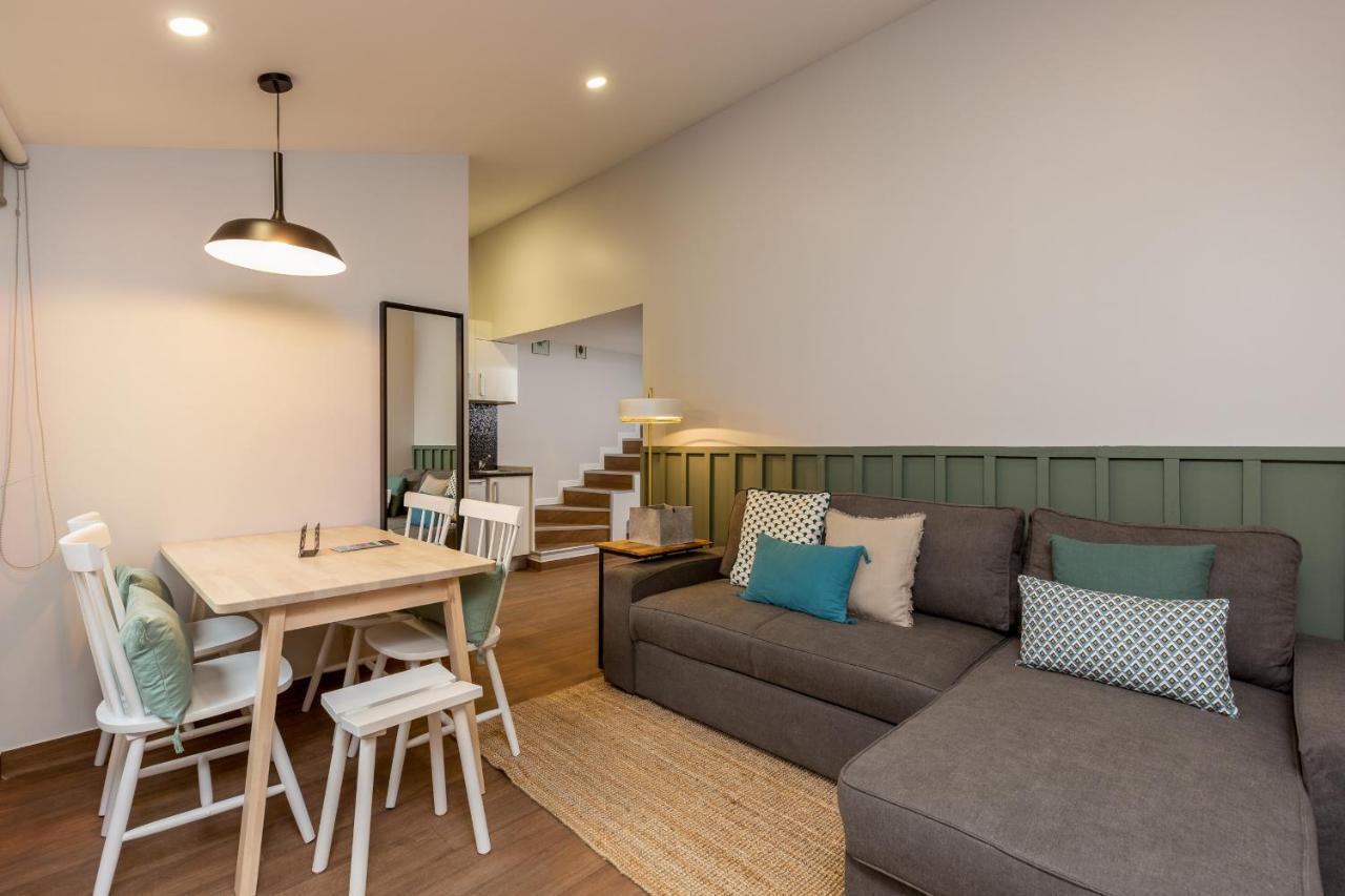 Feel Porto Wine Essence Apartments บีลาโนวาเดกายา ภายนอก รูปภาพ