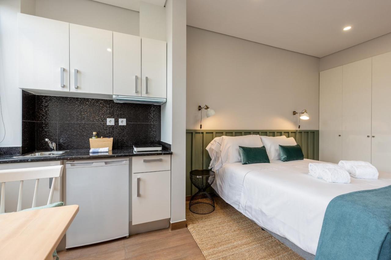 Feel Porto Wine Essence Apartments บีลาโนวาเดกายา ภายนอก รูปภาพ